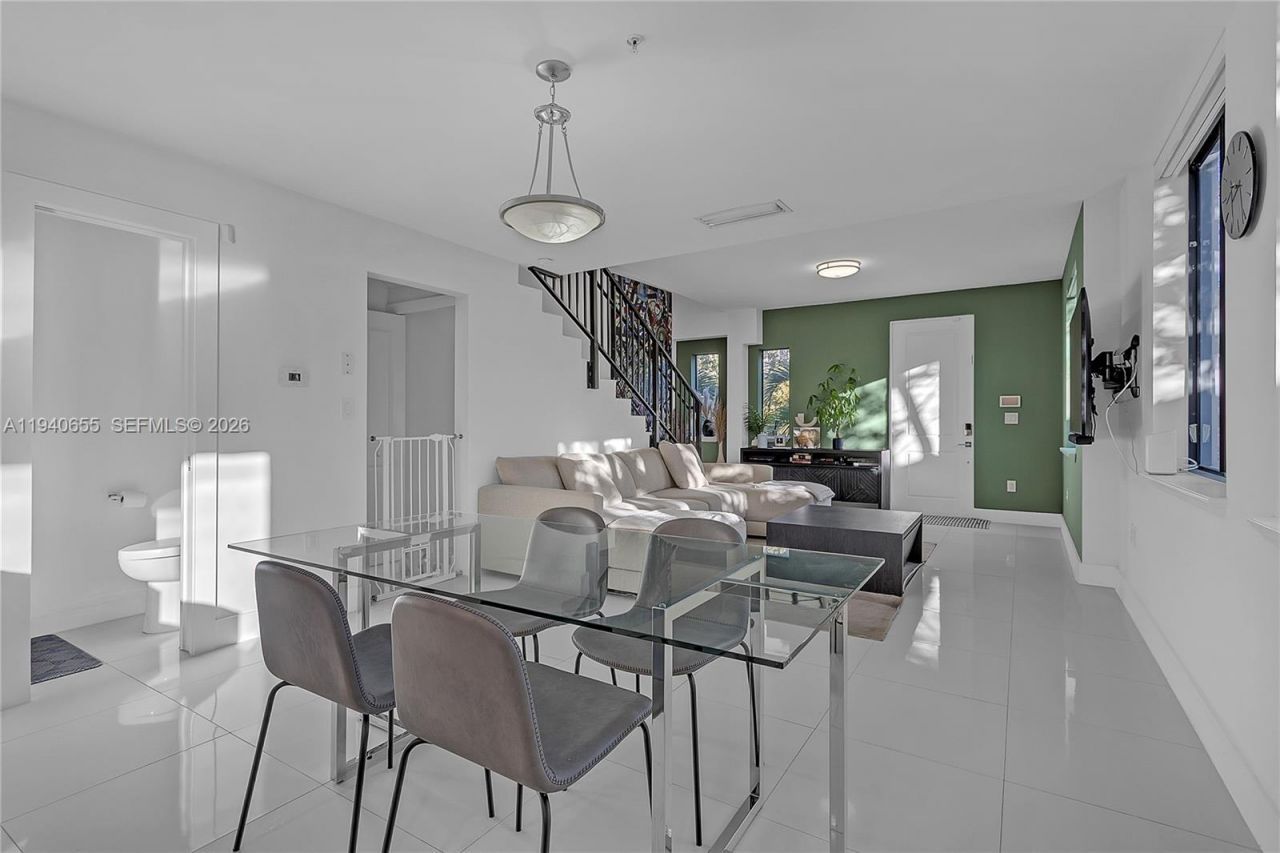 1405 Galiano St , Unit 4, Coral Gables, FL 33134 Photo