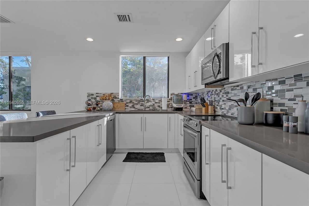 1405 Galiano St , Unit 4, Coral Gables, FL 33134 Photo
