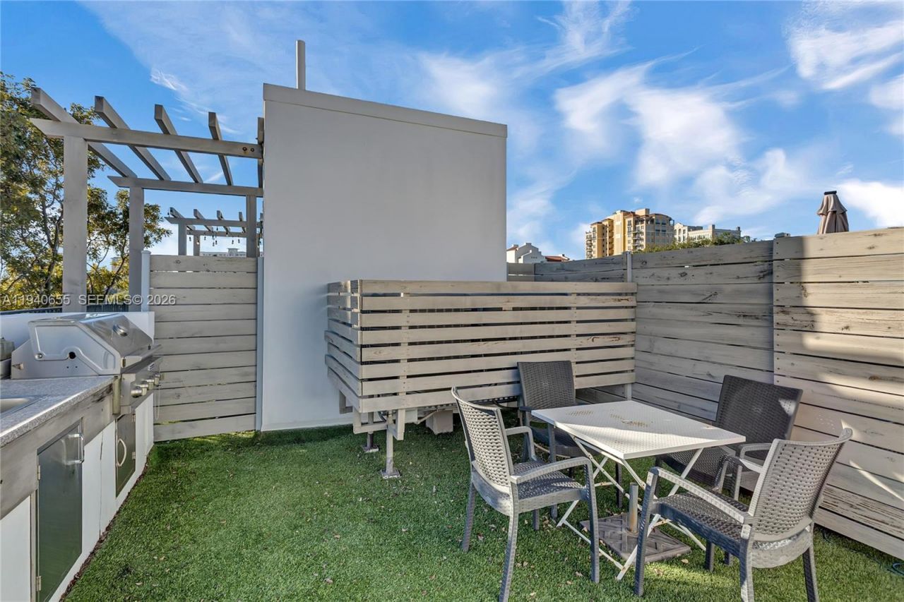 1405 Galiano St , Unit 4, Coral Gables, FL 33134 Photo