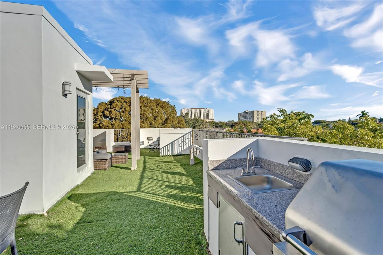 1405 Galiano St , Unit 4, Coral Gables, FL 33134 Photo
