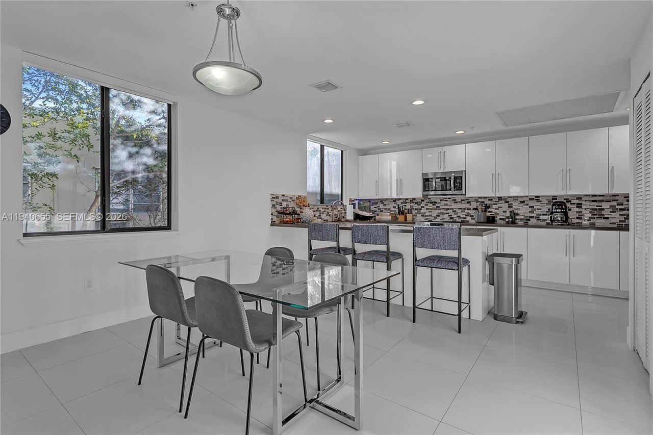 1405 Galiano St , Unit 4, Coral Gables, FL 33134 Photo