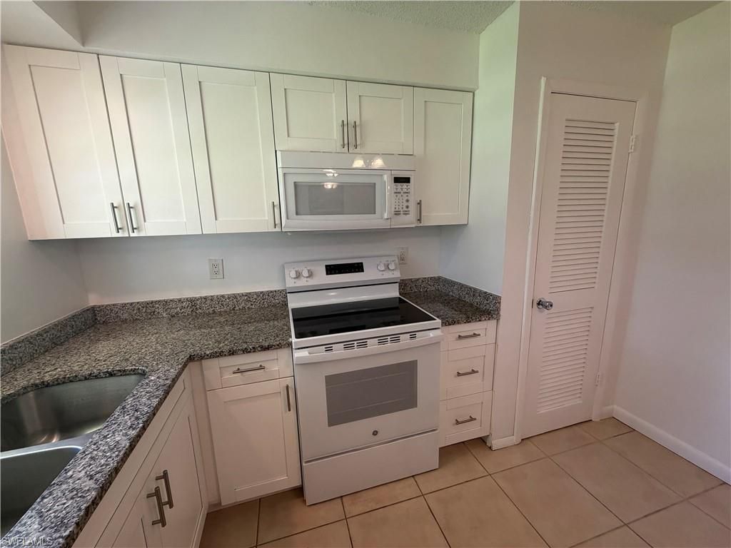 3325 Airport Rd N, Unit I1, Naples, FL 34105 Photo