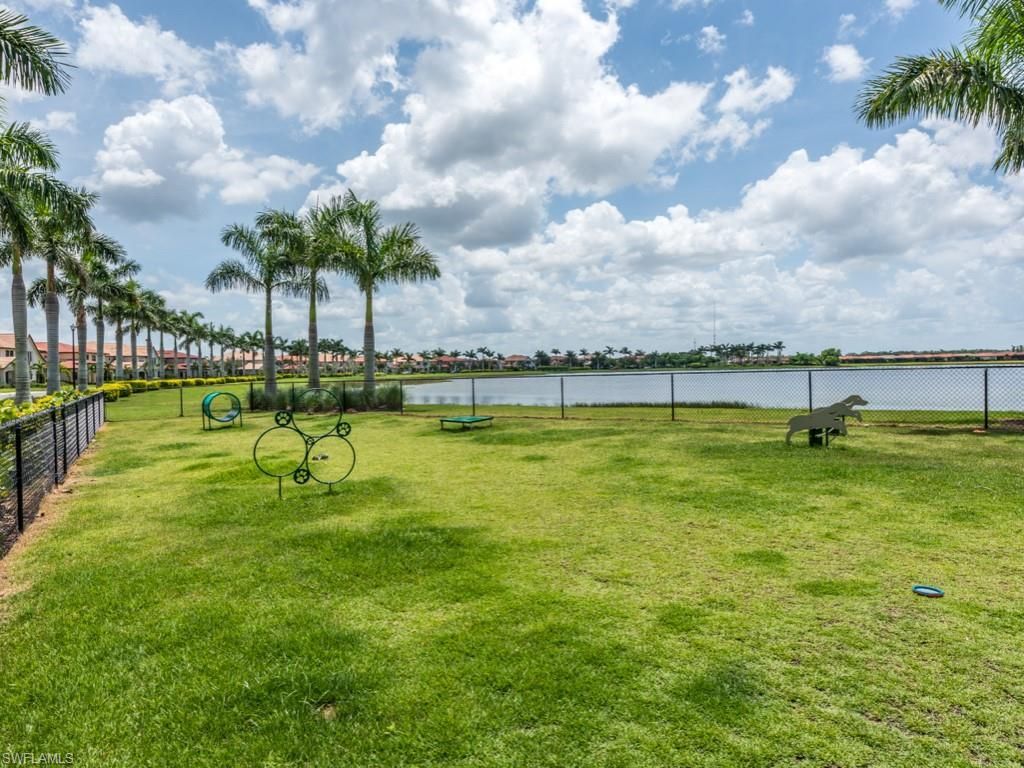 1577 Vizcaya Ln , Naples, FL 34113 Photo