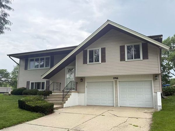 1916 Capital Court , Schaumburg, IL 60193