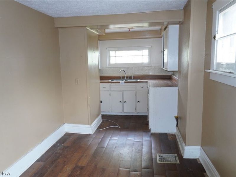 1635 Triplett Boulevard , Akron, OH 44306 Photo 8
