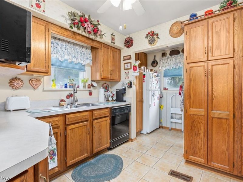 3600 W 128th Street , Cleveland, OH 44111 Photo 16
