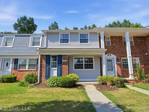 24752 Olde Orchard Street, Novi, Mi 48375