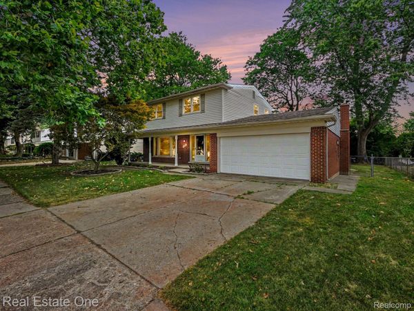 15562 Levan Road , Livonia, Mi 48154
