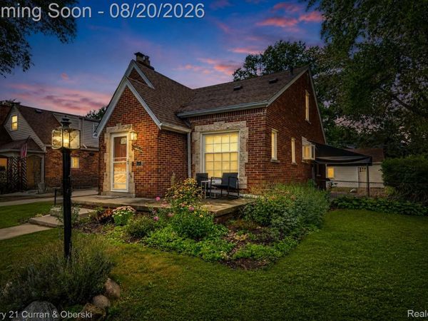 2100 Lancaster Street , Grosse Pointe Woods, Mi 48236