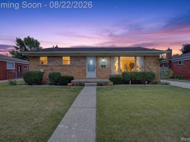 8966 Shannon Drive, Sterling Heights, Mi 48314