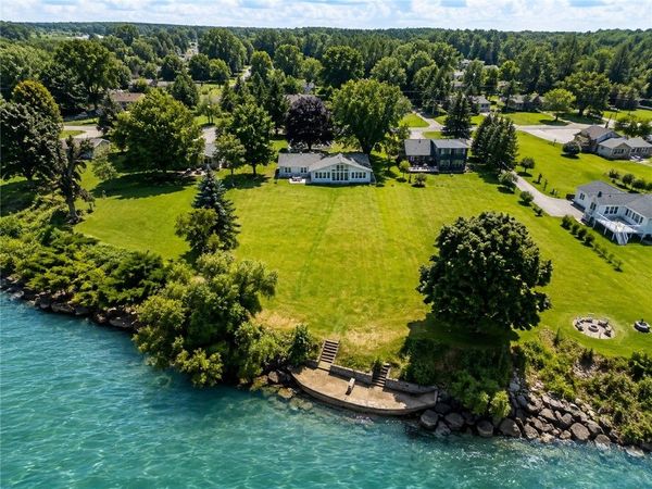447 Ontario Drive , Ontario, NY 14519