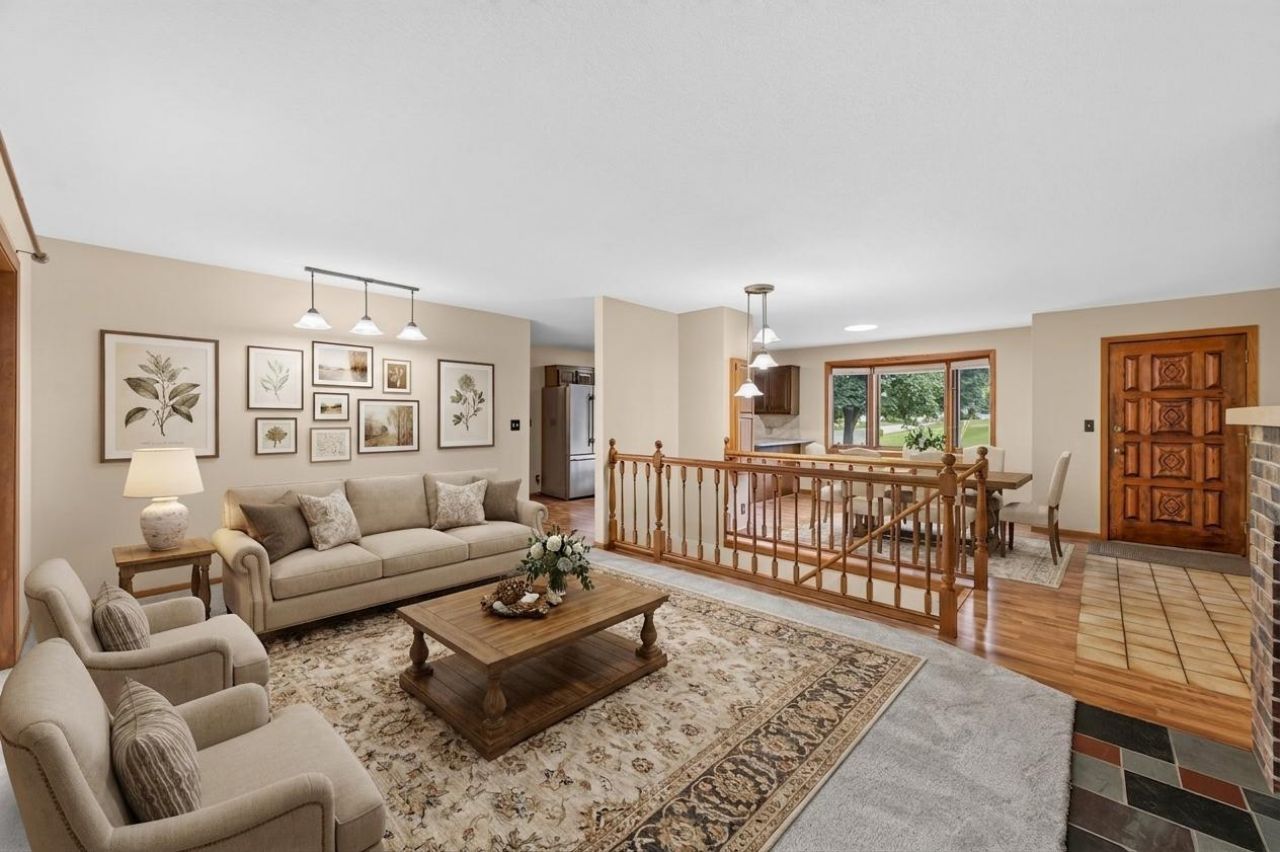 7712 Riverdale Drive N, Brooklyn Park, MN 55444 Main Photo