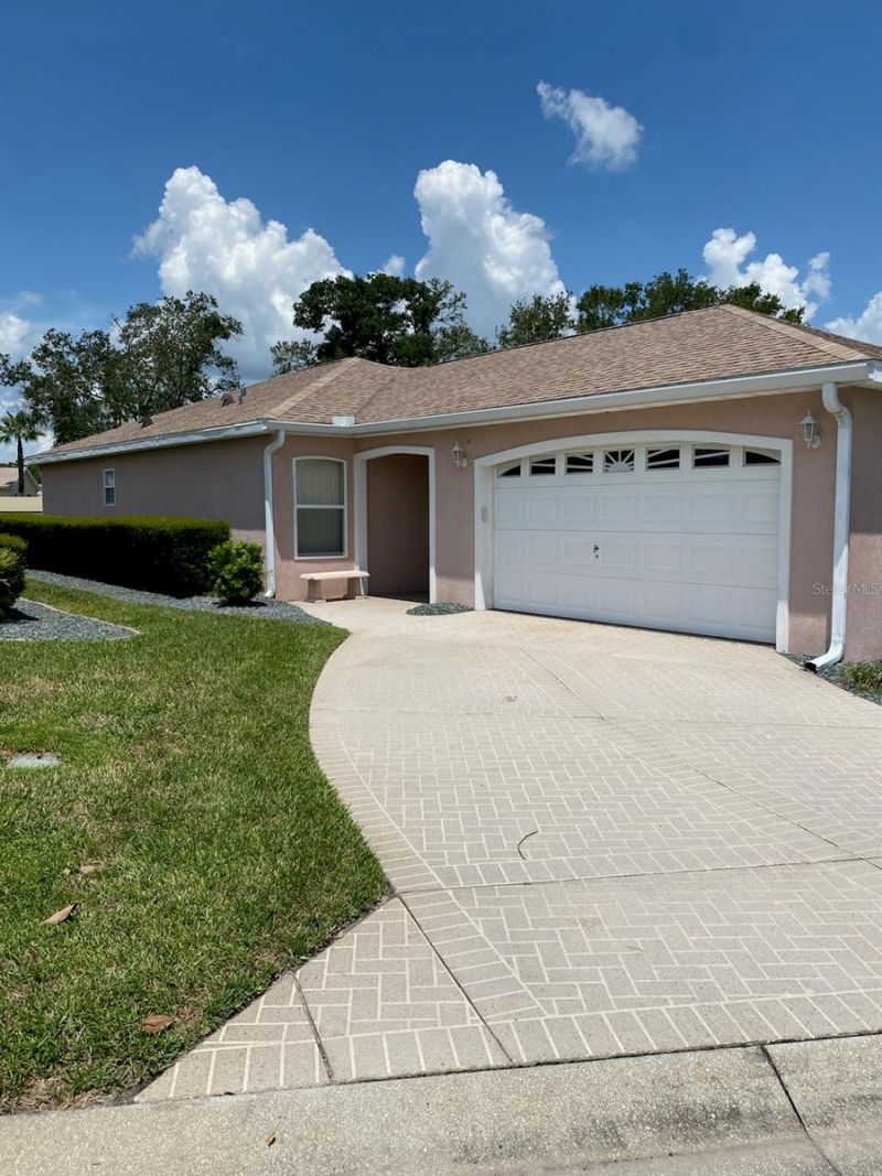 8649 SE 141st Street Road, Summerfield, FL 34491 Main Photo