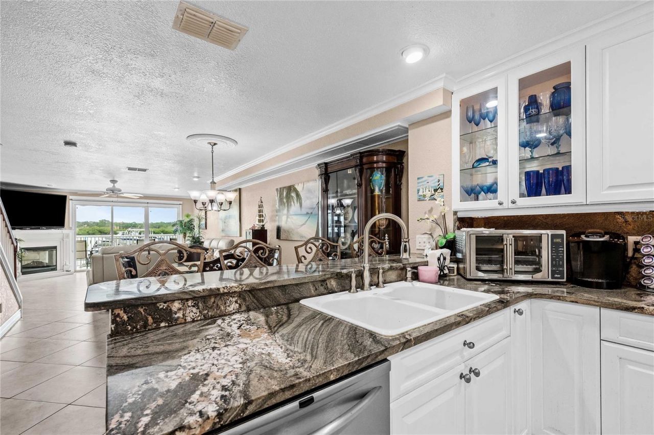 19651 Gulf Boulevard, Unit B2, Indian Shores, FL 33785 Photo