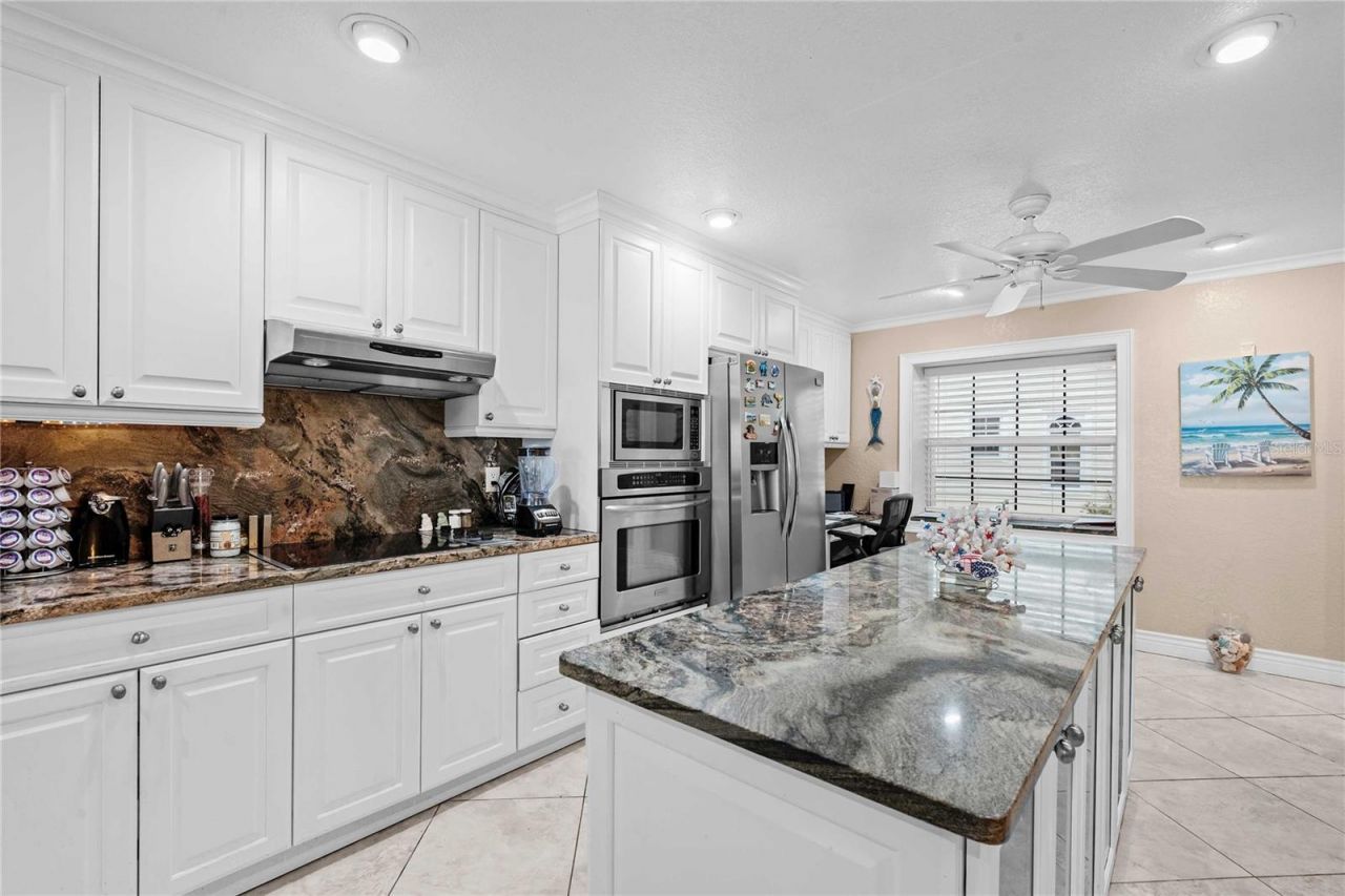 19651 Gulf Boulevard, Unit B2, Indian Shores, FL 33785 Photo
