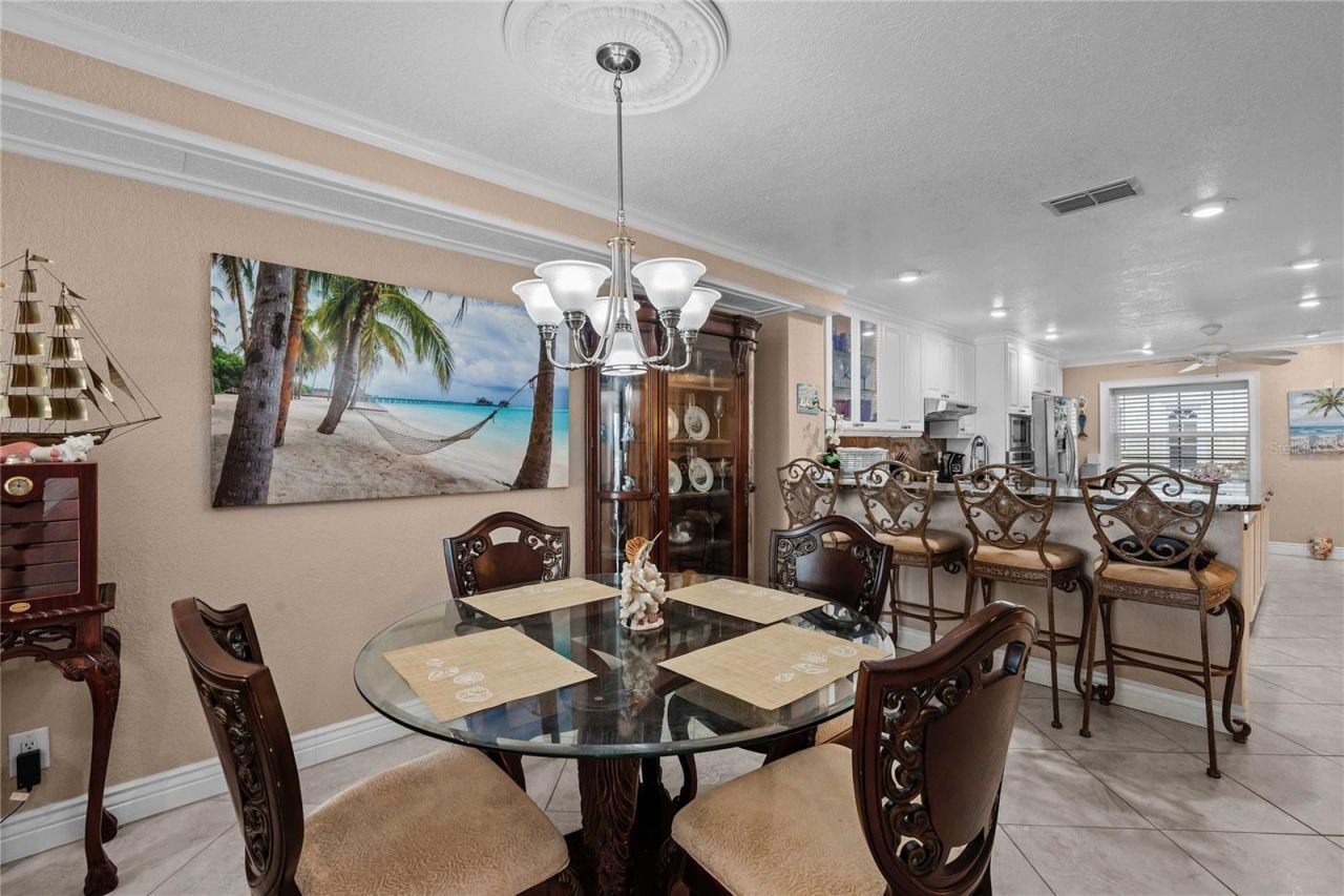 19651 Gulf Boulevard, Unit B2, Indian Shores, FL 33785 Photo