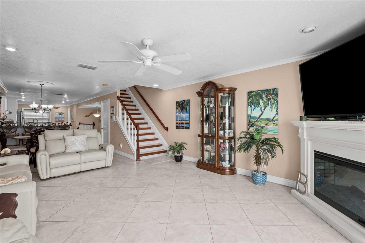 19651 Gulf Boulevard, Unit B2, Indian Shores, FL 33785 Photo
