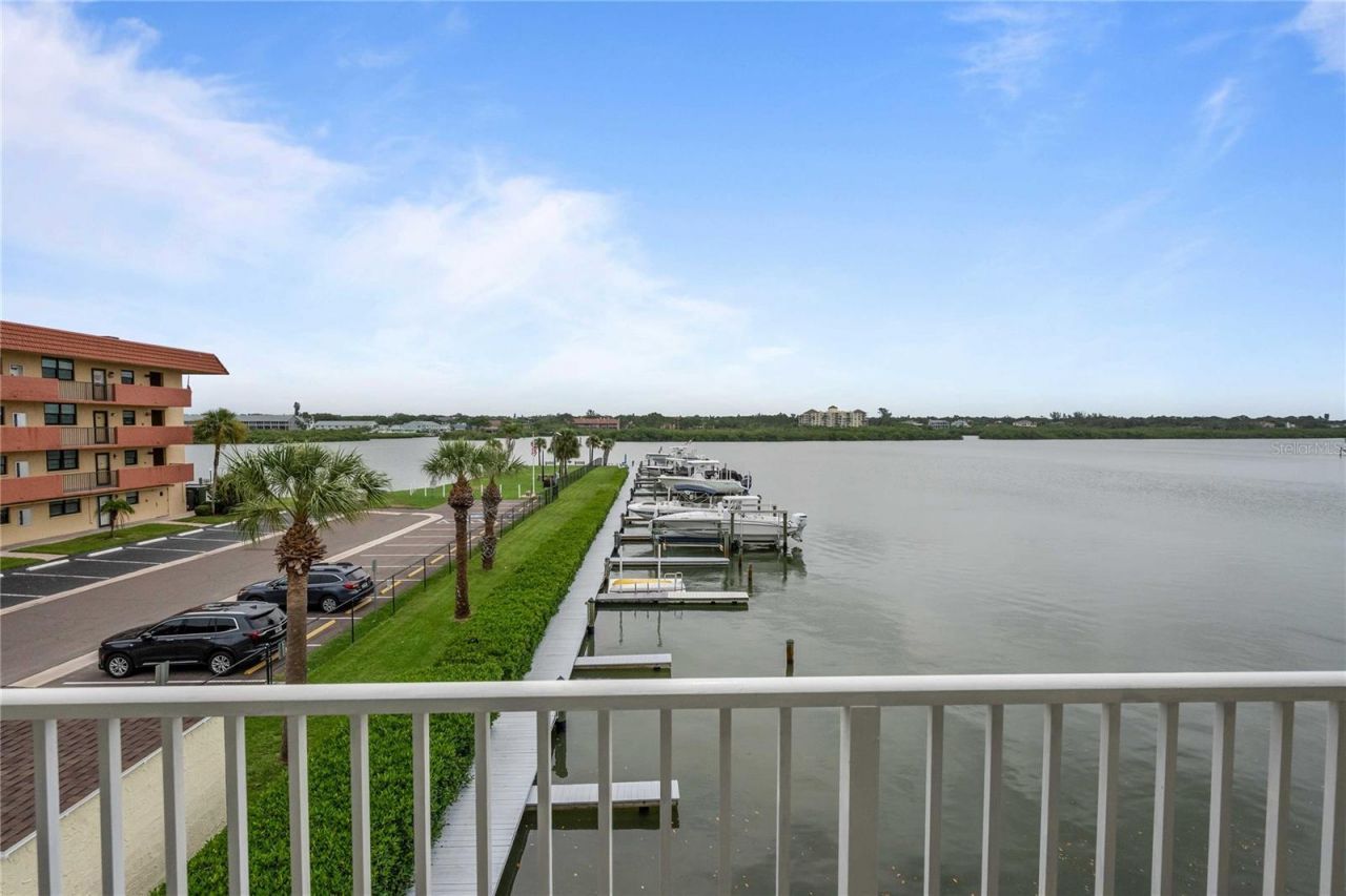 19651 Gulf Boulevard, Unit B2, Indian Shores, FL 33785 Photo