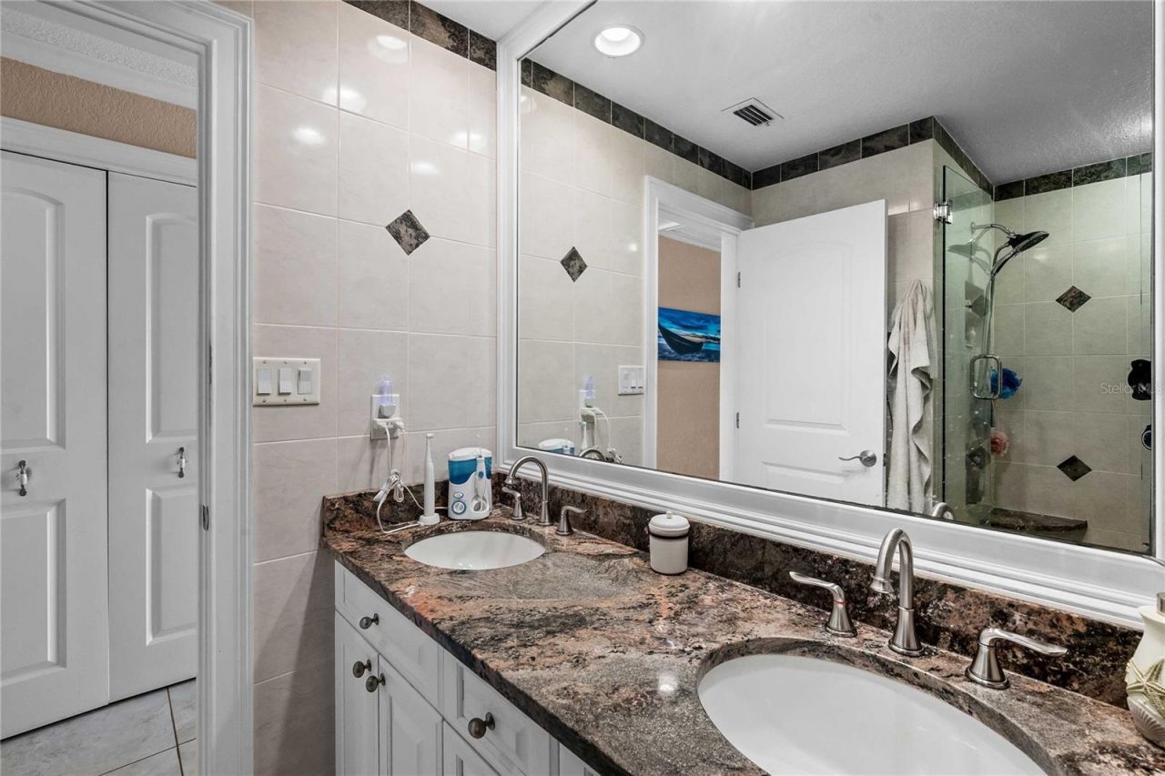 19651 Gulf Boulevard, Unit B2, Indian Shores, FL 33785 Photo