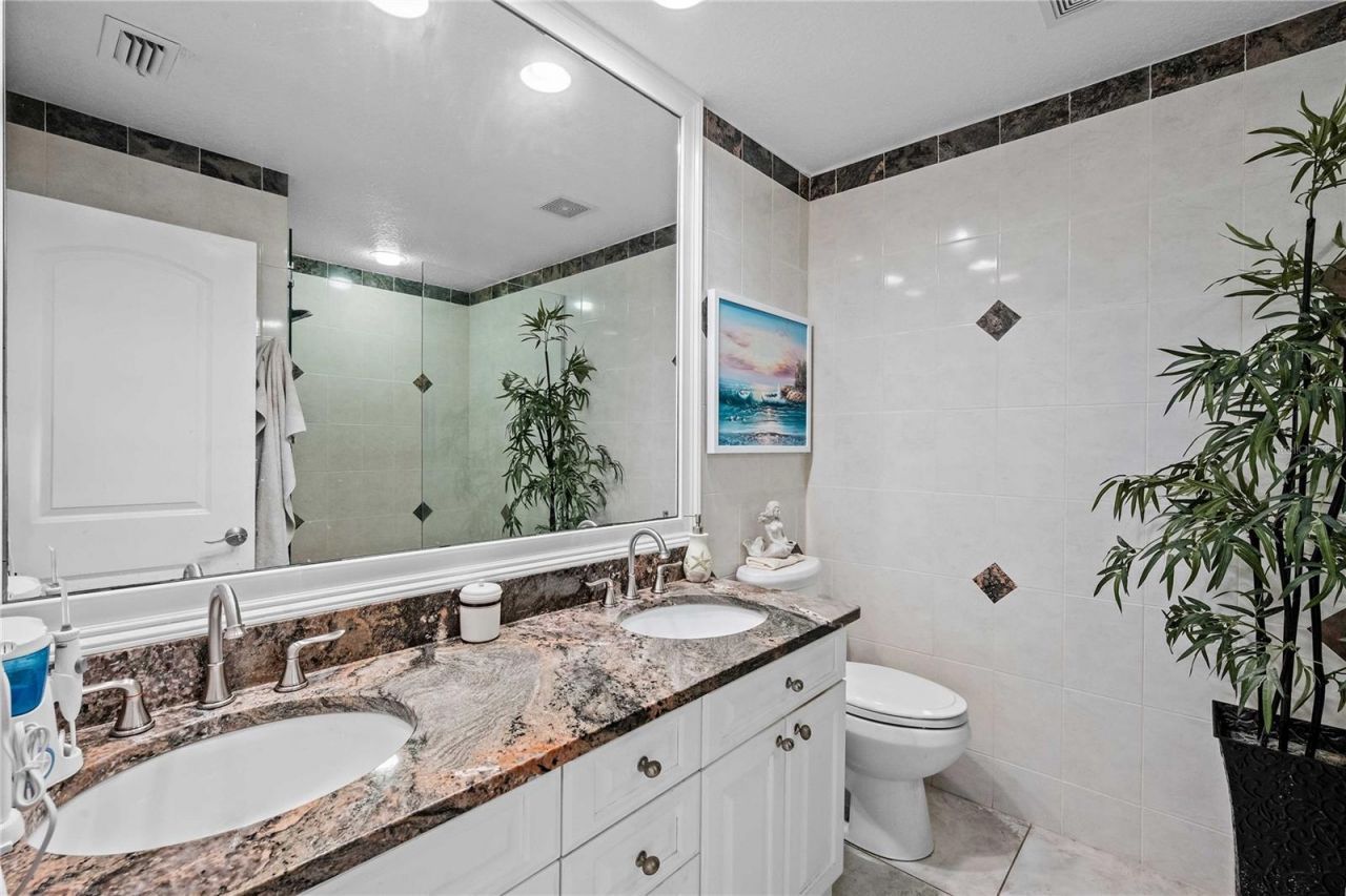 19651 Gulf Boulevard, Unit B2, Indian Shores, FL 33785 Photo