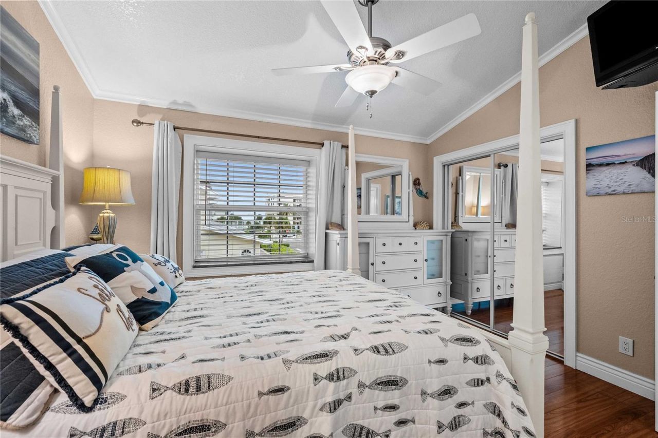 19651 Gulf Boulevard, Unit B2, Indian Shores, FL 33785 Photo