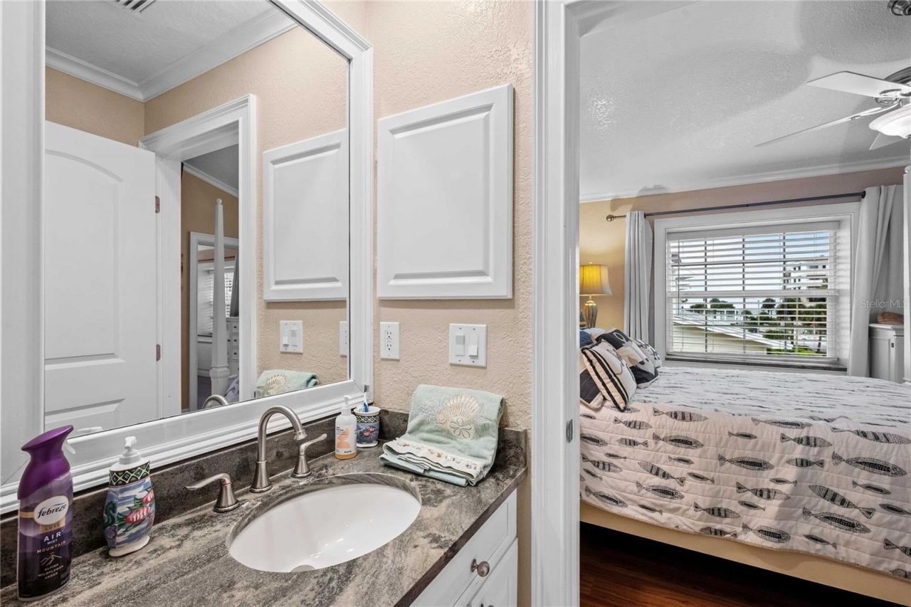 19651 Gulf Boulevard, Unit B2, Indian Shores, FL 33785 Photo