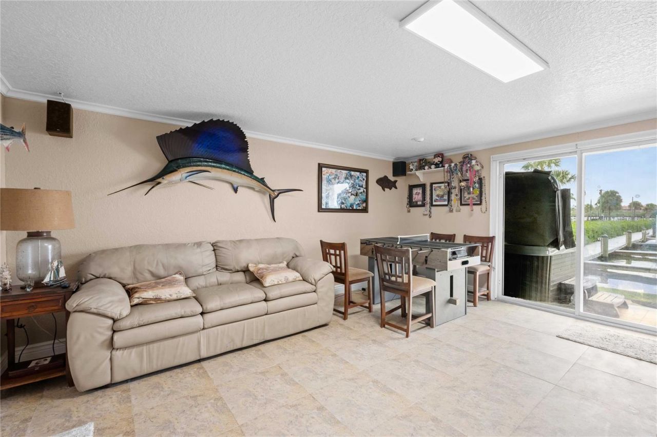 19651 Gulf Boulevard, Unit B2, Indian Shores, FL 33785 Photo