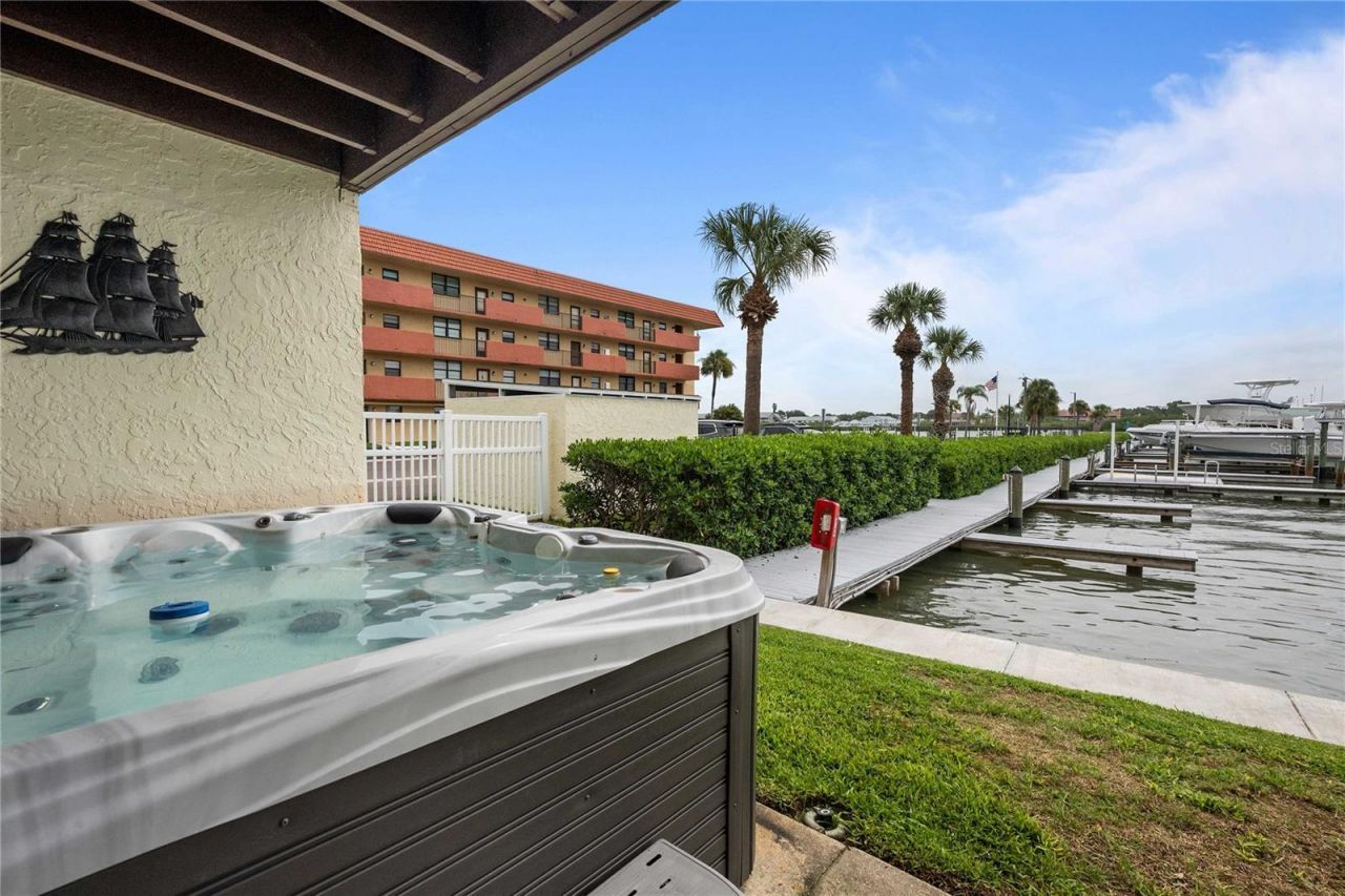 19651 Gulf Boulevard, Unit B2, Indian Shores, FL 33785 Photo