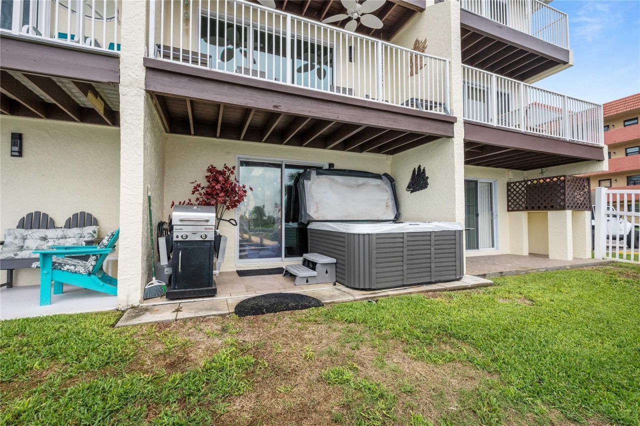 19651 Gulf Boulevard, Unit B2, Indian Shores, FL 33785 Photo