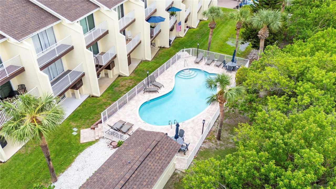 19651 Gulf Boulevard, Unit B2, Indian Shores, FL 33785 Photo