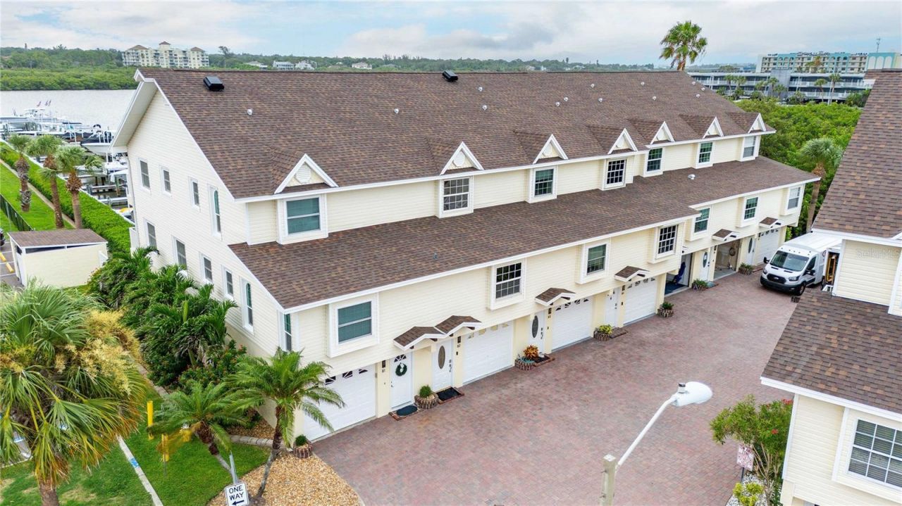 19651 Gulf Boulevard, Unit B2, Indian Shores, FL 33785 Photo