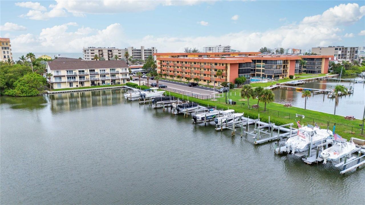 19651 Gulf Boulevard, Unit B2, Indian Shores, FL 33785 Photo