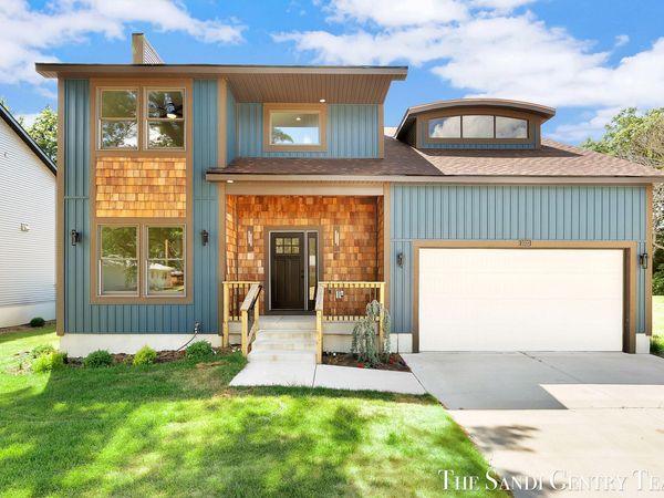 1032 Arlington Avenue, Grand Haven, MI 49417