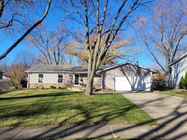 364 N Everett Drive , Palatine, IL 60074