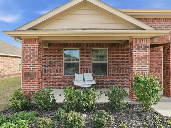 613 Whitecomb Lane, Justin, TX 76247