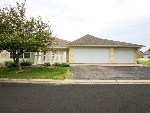 1088 Blackbird Trail SW, Hutchinson, MN 55350