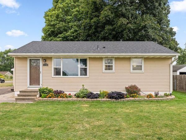 6726 5th Street Court N, Oakdale, MN 55128
