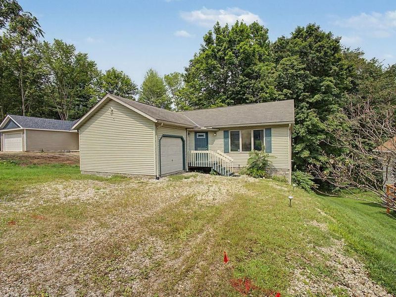 707 Greenbriar Circle , Howard, OH 43028 Photo 1