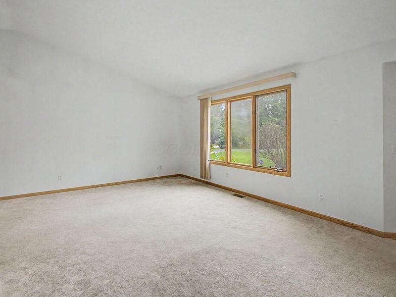 707 Greenbriar Circle , Howard, OH 43028 Photo 7