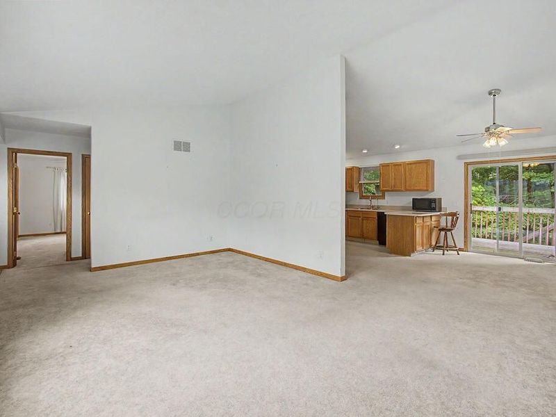 707 Greenbriar Circle , Howard, OH 43028 Photo 8