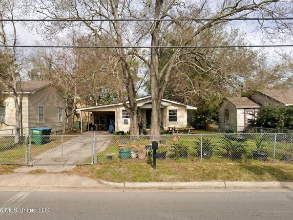 1307 Live Oak Avenue, Pascagoula, MS 39567