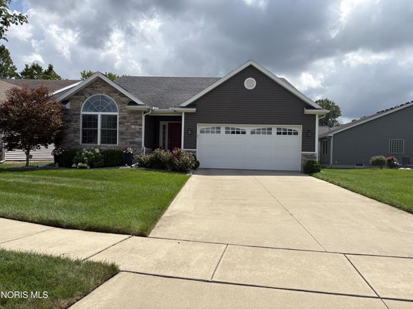 824 Meadowland Trail , Toledo, OH 43615