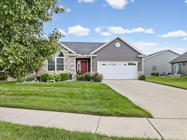 824 Meadowland Trail, Toledo, OH 43615