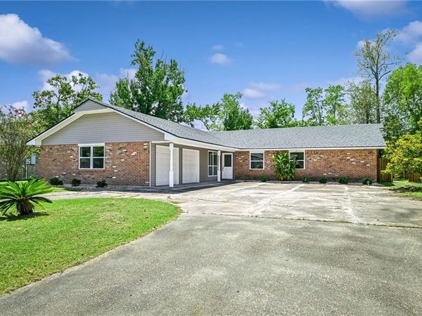 125 E FOREST Drive, Slidell, LA 70458