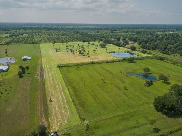 6825 84th Avenue, Vero Beach, FL 32967