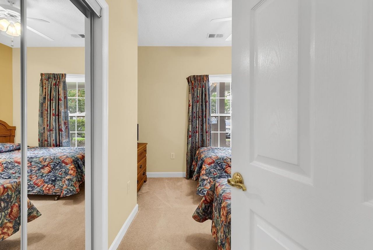 5801 Oyster Catcher Dr. Photo 15