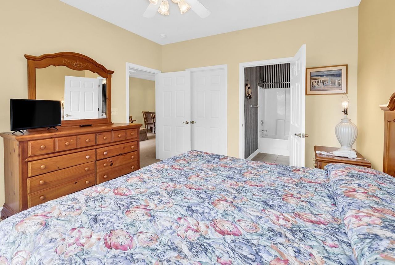 5801 Oyster Catcher Dr. Photo 24