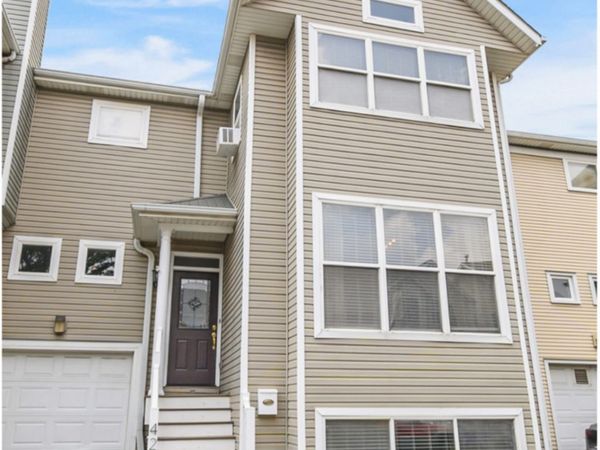 4234 N Kolmar Avenue , Chicago, IL 60641