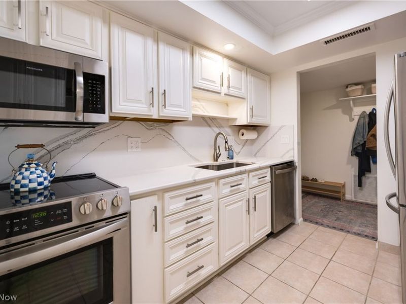 22701 Center Ridge Road , Unit 115, Rocky River, OH 44116 Photo 10