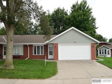 5821 Wood Ridge Court, Unit 5, Lincoln, NE 68506